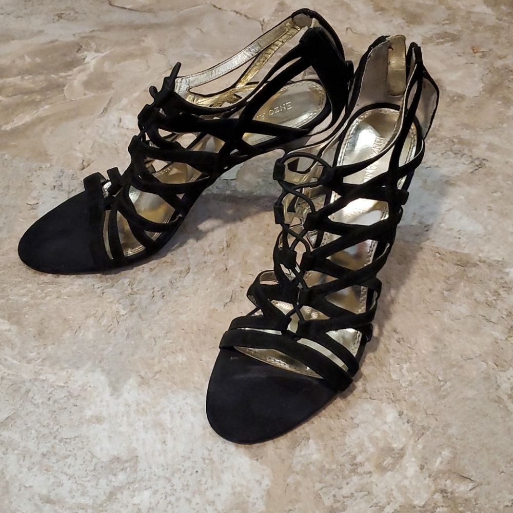 Enzo Angiolini suede heels 7.5b